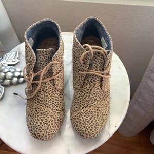 TOMS Desert Wedge Booties, size 7.5